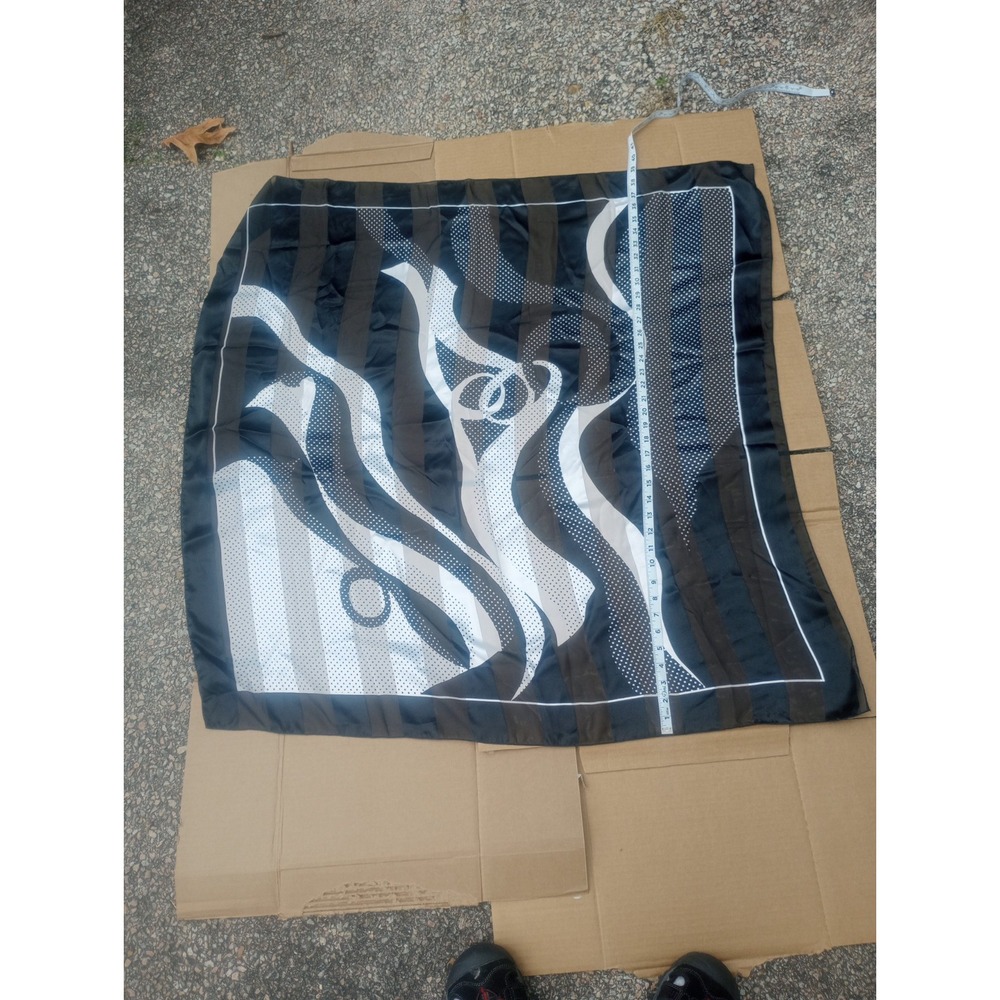 City Silk Co Square Scarf 39 Inches‎ Black And White Swirls And Polka Dots Poly.